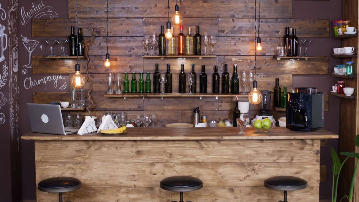 Pallet Bar to enjoy your drink